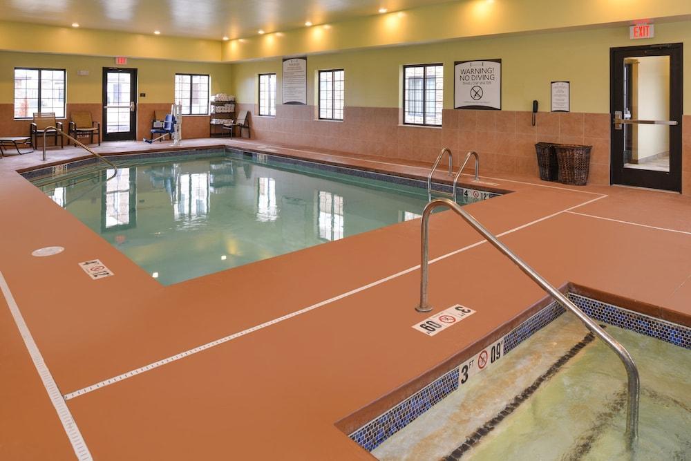 Staybridge Suites Merrillville By Ihg Esterno foto